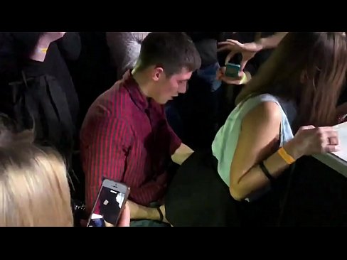 ❤️ Seks sebenar di kelab malam Rusia. Gadis Rusia berusia 18 tahun di dubur dan faraj disetubuhi di kelab malam ❤️ Lucah tegar pada ms.pornoklinge.ru ❌❤